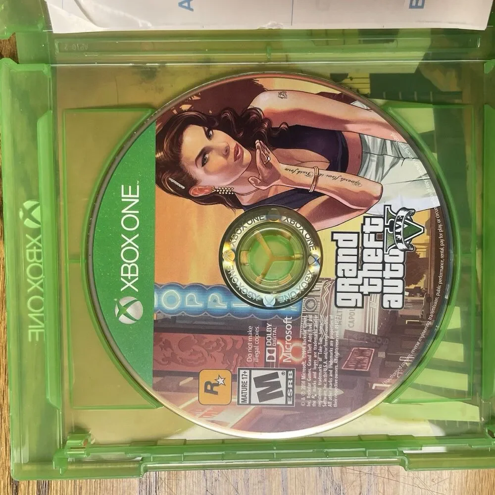 Grand Theft Auto V (Microsoft Xbox One) CIB w/Map & Manual Tested Working.